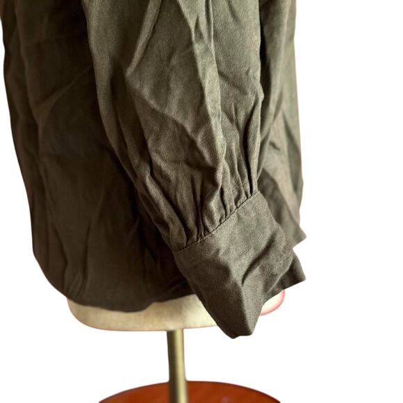 Womens Top Size Large Military Green Minimalist Classic Everyday Wear Business - Picture 3 of 7